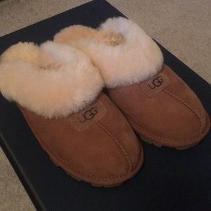 New UGG slippers size 11